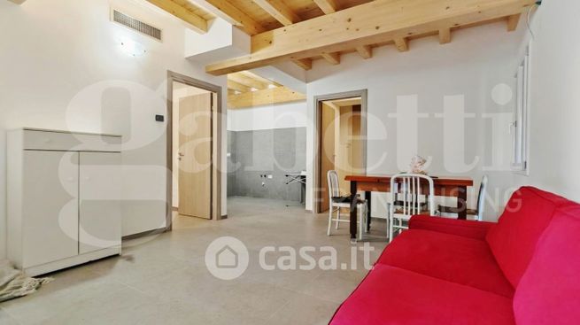 Appartamento in residenziale in Circonvallazione Liberazione 1