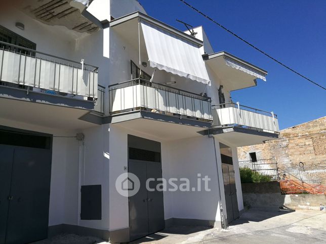 Casa bi/trifamiliare in residenziale in Via Francesco Baracca 148 c