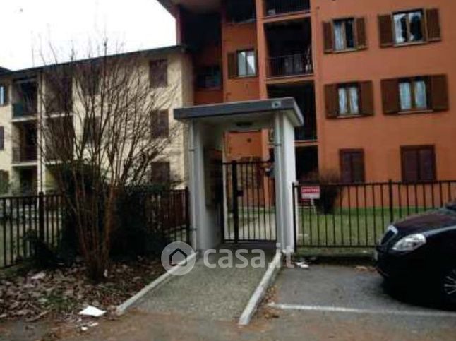 Box/posto auto in residenziale in Via Francesco Guarnerio 9