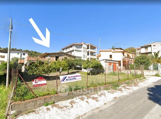 Villetta a schiera in residenziale in Viale Calabricata