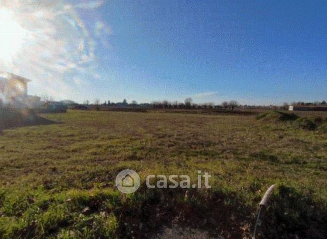 Terreno edificabile in residenziale in Via Papa Giovanni Paolo II