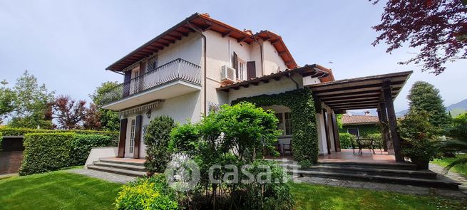 Villa in residenziale in Via Giovanni Amendola