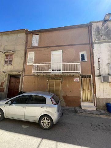 Casa indipendente in residenziale in 