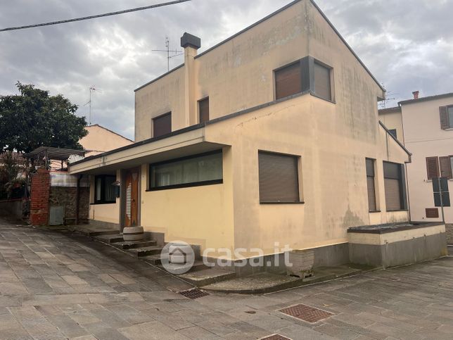 Casa indipendente in residenziale in Via di tegoleto