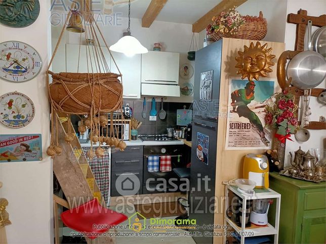 Casa indipendente in residenziale in Via Valdera Pontedera 560