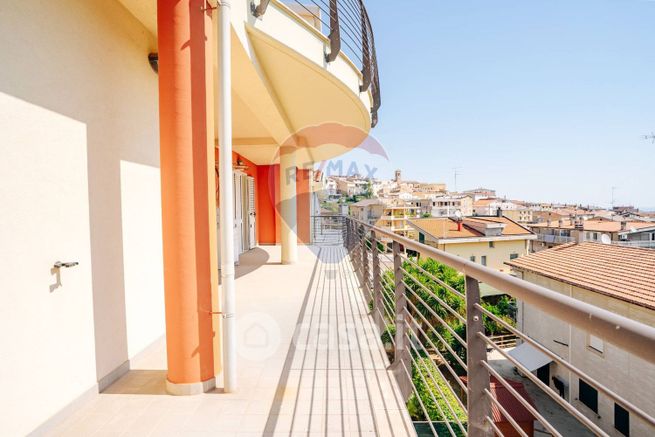 Appartamento in residenziale in Via Adige 78