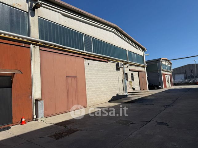 Capannone in commerciale in Via C. R. Darwin 1