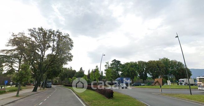 Ufficio in commerciale in Via Pisana 29