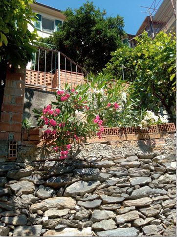 Casa indipendente in residenziale in
