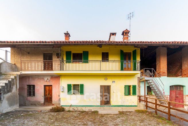 Rustico/casale in residenziale in Via Sant' Alessio 33
