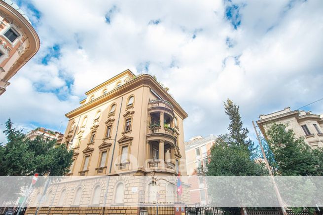 Ufficio in commerciale in Via NicolÃ² Paganini 1