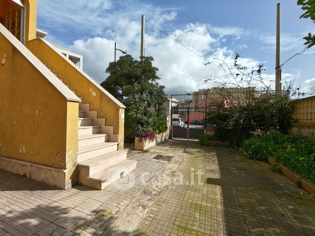 Casa indipendente in residenziale in Via Trieste 45