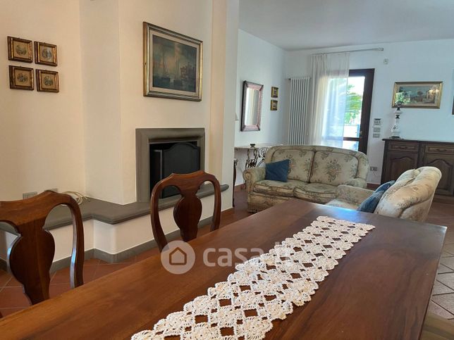 Villetta a schiera in residenziale in Via Martiri della Libertà 45