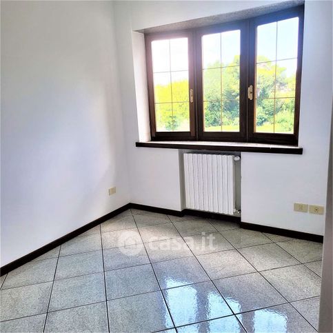 Ufficio in commerciale in 
