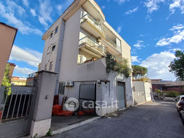 Box/posto auto in residenziale in Via delle Ortensie 4