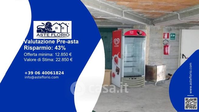 Box/posto auto in residenziale in Via della Stazione 9