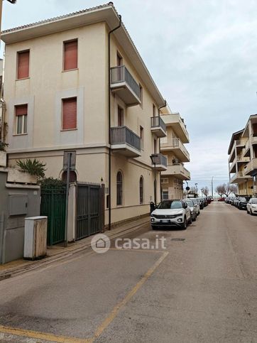 Ufficio in commerciale in Via Fabio Filzi 5