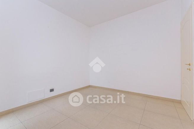 Ufficio in commerciale in 