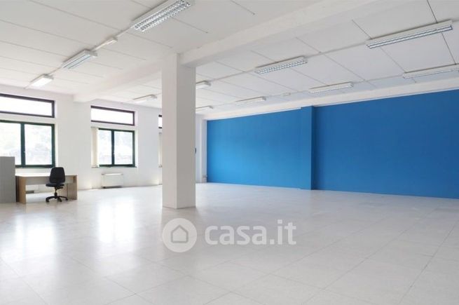 Ufficio in commerciale in Via Curtatone