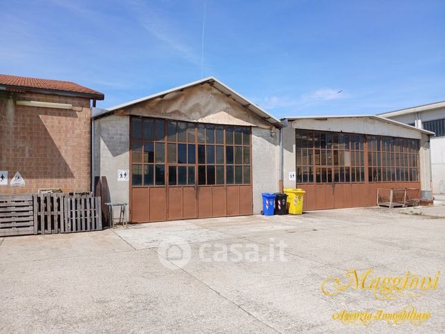 Capannone in commerciale in Via Dante Borelli