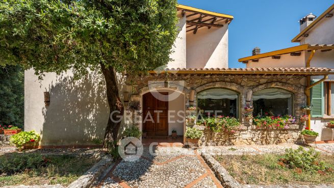 Villa in residenziale in SP463