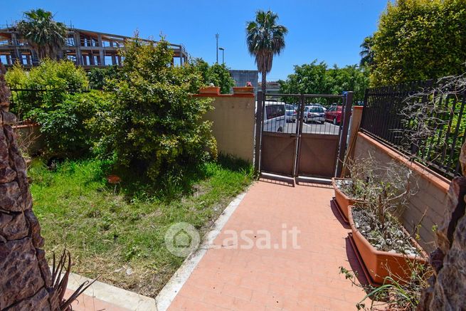Villetta a schiera in residenziale in Via Alcantara 15
