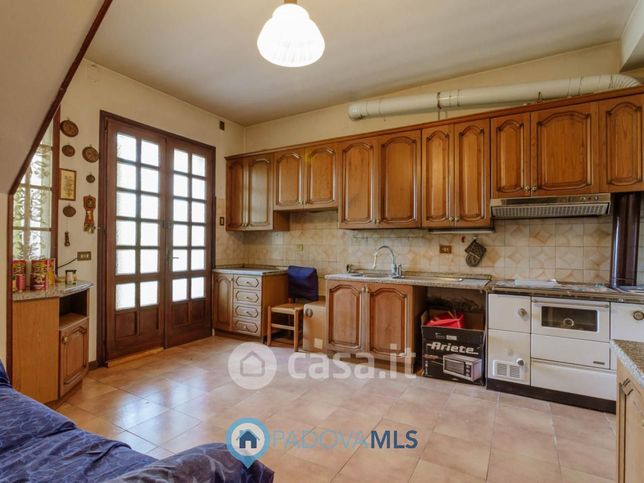 Appartamento in residenziale in Via Sartorio