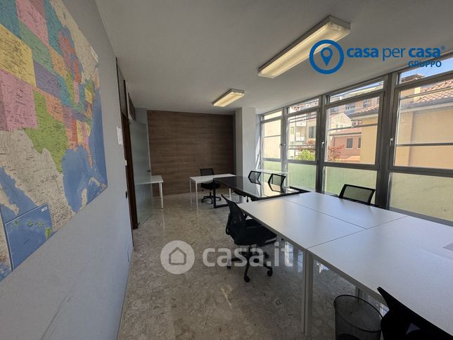 Ufficio in commerciale in Via Ugo Maneo 2 -12