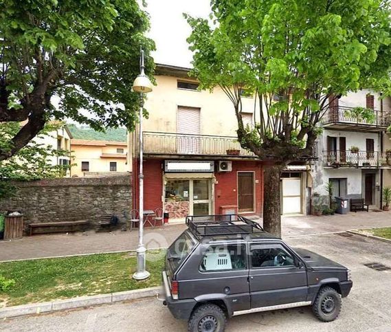 Appartamento in residenziale in Piazza Piediluco 32