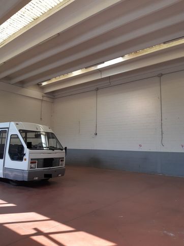 Capannone in commerciale in Via Pedemontana 1