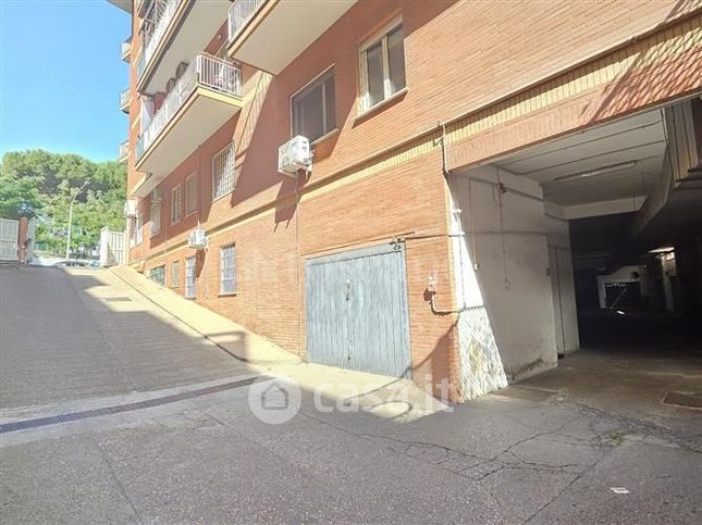 Box/posto auto in residenziale in Via degli Irlandesi