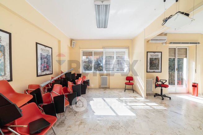 Appartamento in residenziale in Viale Autonomia 27