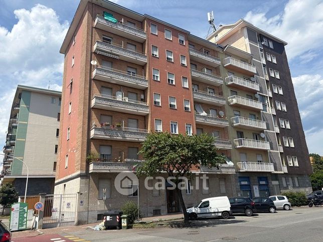 Appartamento in residenziale in Viale Macallè 18