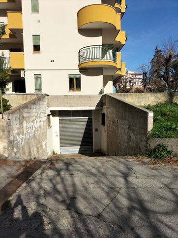 Garage/posto auto in residenziale in Via Martiri VI Ott. 48