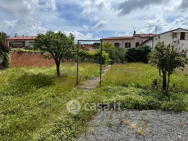 Terreno agricolo in commerciale in 