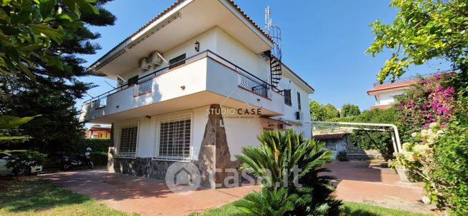 Villa in residenziale in Via Montenuovo Licola Patria 122