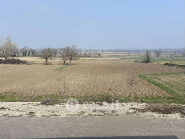 Terreno agricolo in commerciale in Via Filippo Turati