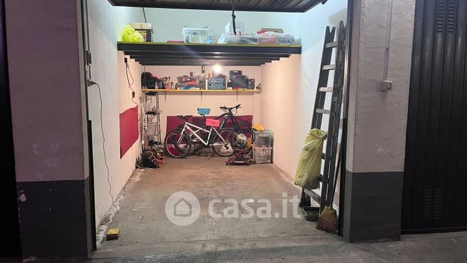 Box/posto auto in residenziale in Via Monte Cristallo 8