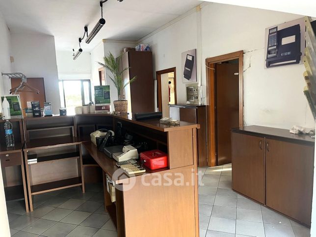 Ufficio in commerciale in Via Appia Antica