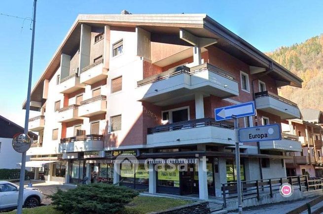 Appartamento in residenziale in Via Europa 63