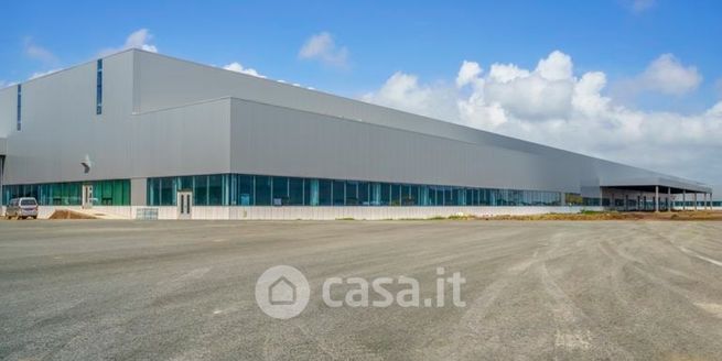 Capannone in commerciale in Viale delle Industrie