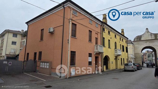 Villetta a schiera in residenziale in Via Vecellio 12