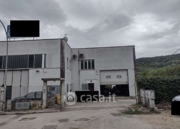 Capannone in commerciale in Contrada tesino