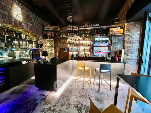 Attivitã /licenza (con o senza mura) in commerciale in Via Giuseppe Mazzini 1
