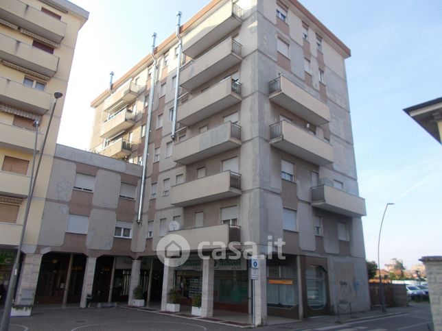 Appartamento in residenziale in Piazza Zaro 4