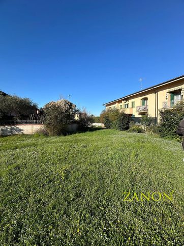 Terreno edificabile in residenziale in Via Aquileia
