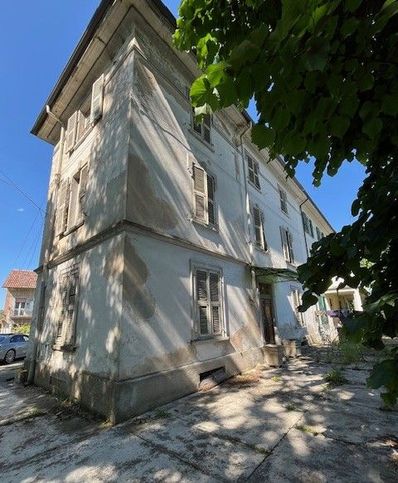 Casa indipendente in residenziale in Corso Silvio Pilotti