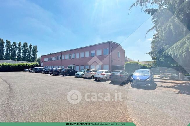 Ufficio in commerciale in Via Milano 2