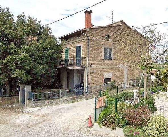 Casa indipendente in residenziale in Vocabolo Case del Colle 10