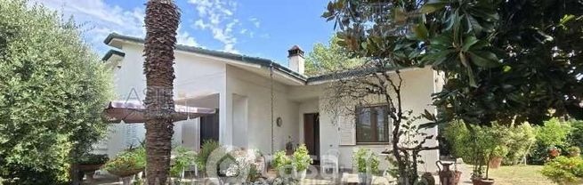 Villa in residenziale in Via dei Tavi 146